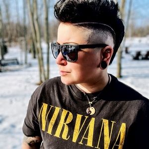 Meet your Posher, Crystal